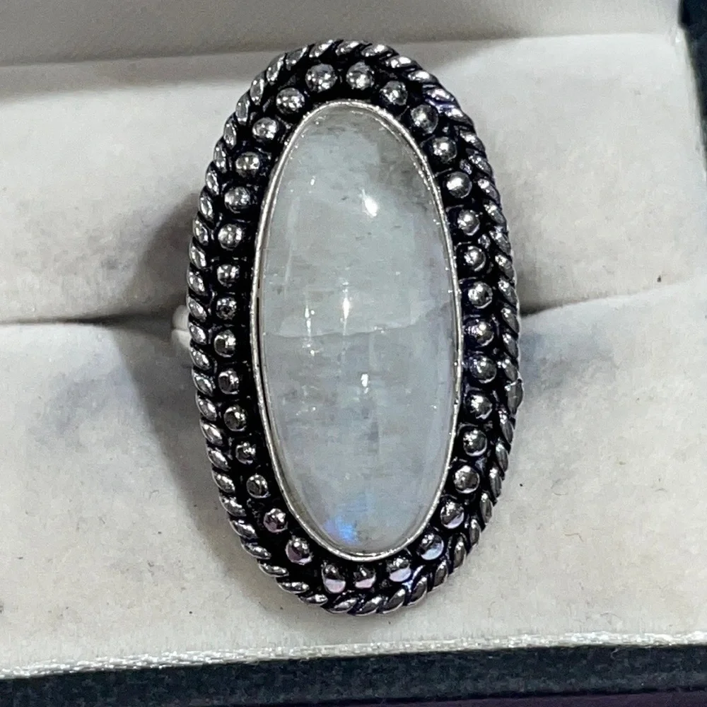 Moonstone ๐ Ring - Picture 3 of 12